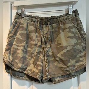 American Eagle Outfitters Camouflage Shorts